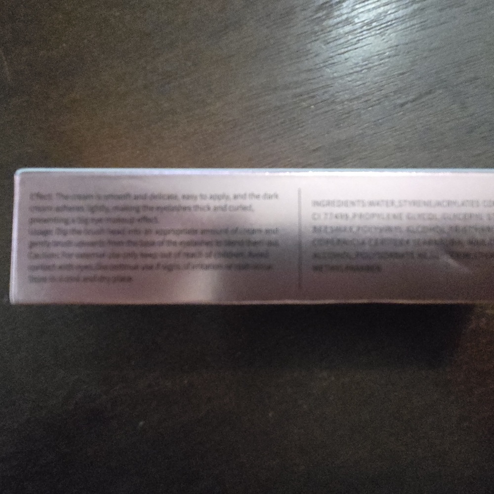 Makeup and Beauty Set with Eyelash Curler and Adhesive - Picture 13 of 15